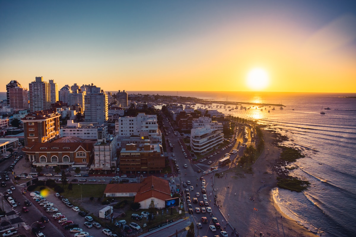 Pôr do sol na costa uruguaia