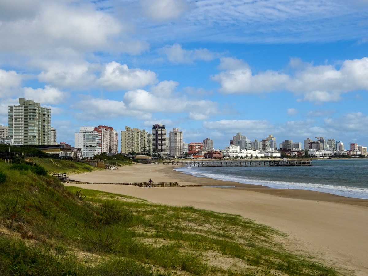 Praia e cidade de Punta del Este